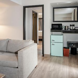 One-Bedroom King Suite Non-Smoking